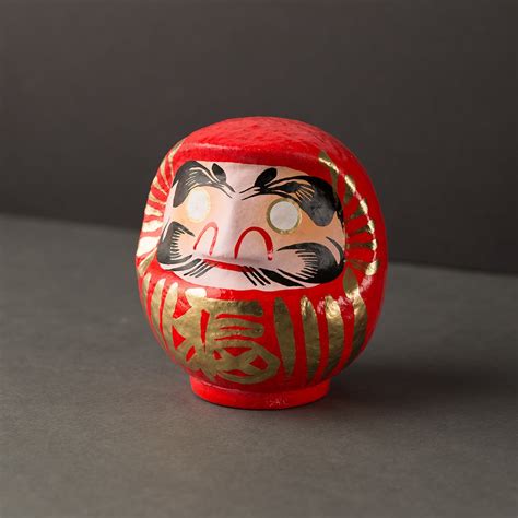red daruma doll  japanese shop