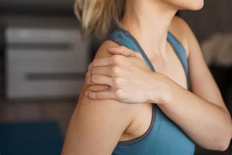 Frozen Shoulder Vs Rotator Cuff Tear How To Tell The Difference