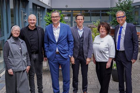 Klinikum Mutterhaus Der Borrom Erinnen Feierliche Verabschiedung Und