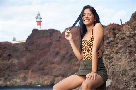 Spicy Latina Looks Gorgeous In Cheetah Bodysuit Photos