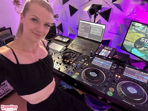 Sintica Aka Djanesintica Nude Leaks Fapellas