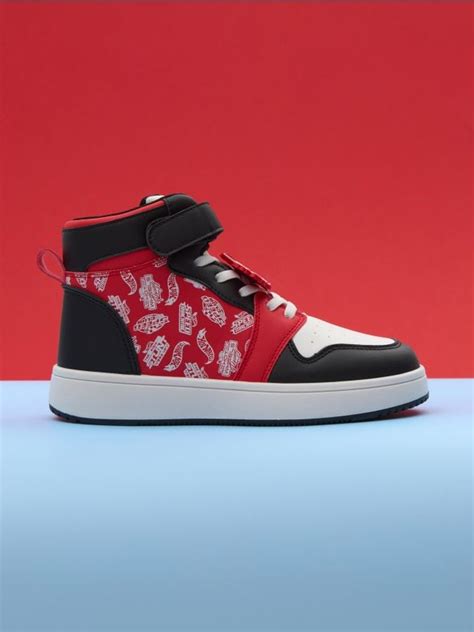 Sneakersy za kostkę Hot Wheels Kolor czerwony SINSAY BJ X