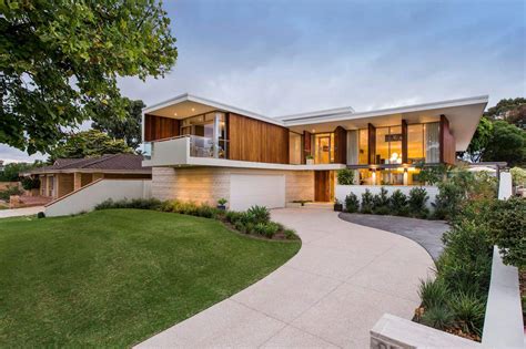 Retro Style House In Australia Designed By Mountford Architects