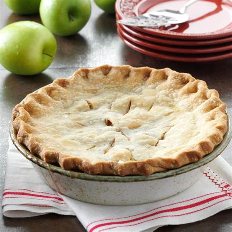 25 Thanksgiving Apple Pie Recipes You'll Love | Taste of Home