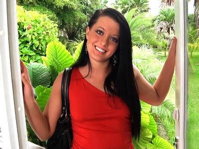 Savannah Paige In Hot Cream