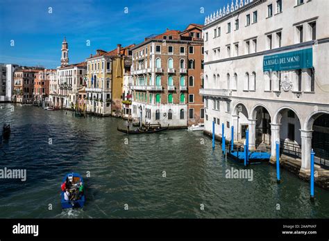 Blick Auf Den Canal Grande Vom Fondaco Dei Tedeschi Fotos Und