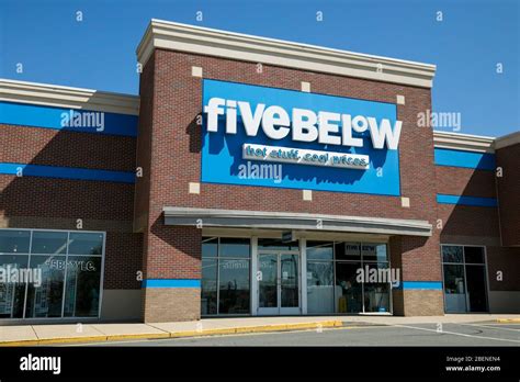 Five Below Store Hi Res Stock Photography And Images Alamy