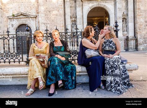 Femme mature vacances Banque de photographies et dimages à haute résolution Alamy