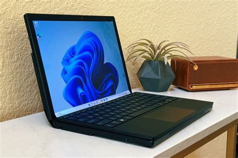 Future Tech: Asus Zenbook 17 Fold OLED Laptop Is All Screen