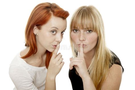 Junge Schöne Rote Und Blonde Behaarte Mädchen Stockfoto Bild von planen stummer 26428348