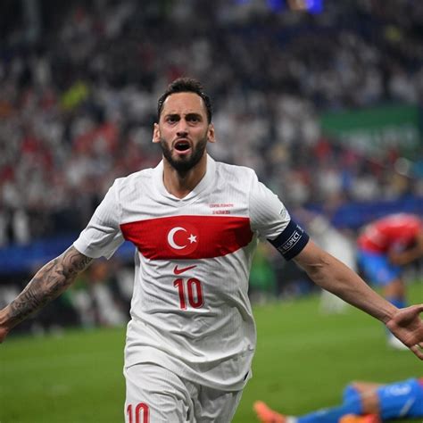 Almanya’da, Türk kökenli futbolcuların milli takım tercihleri tartışılıyor