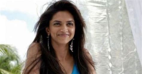Deepika Padukone Hot Bikini Photos Actress Gallery