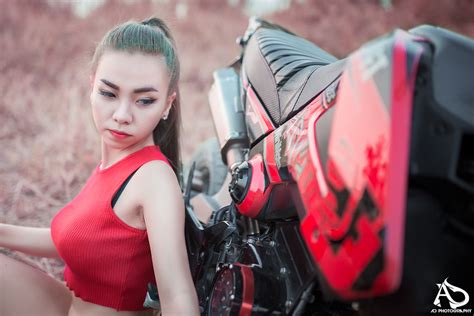 Hot girl X nóng bỏng bên Honda MSX độ triệu Đồng