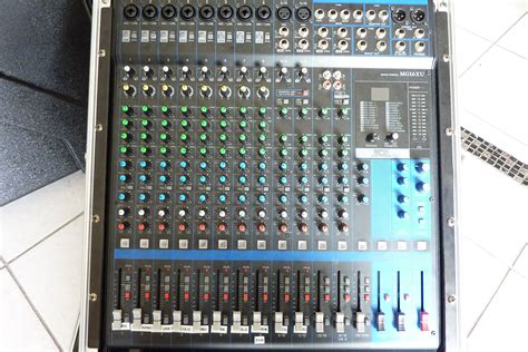 Photo Yamaha MG16XU : Yamaha MG16XU (71635) (#2025709) - Audiofanzine