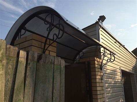 Козырек на калитку — варианты и особенности, самостоятельное изготовление