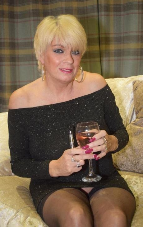 Short Blonde Hair Mature Porn Pictures MILF Sex Pics MilfGalleries