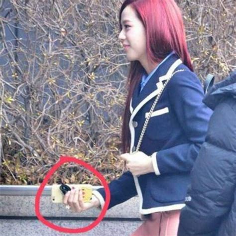 Jisoo And Pikachutogether Forever Blink 블링크 Amino