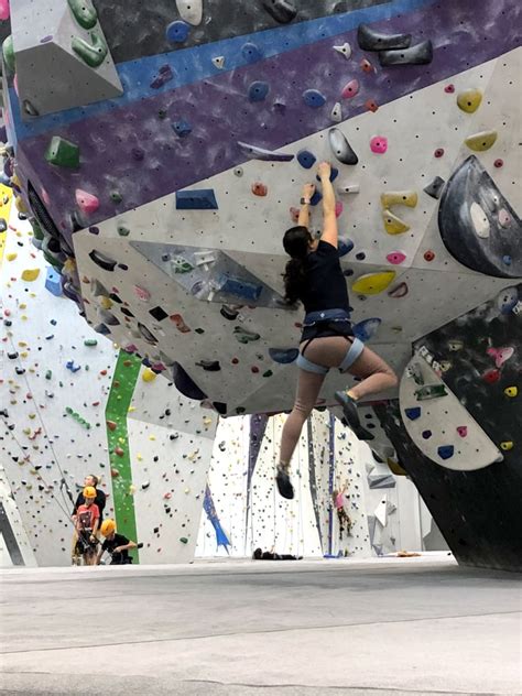 What If I Fall When Bouldering Beginner Indoor Climbing Tips