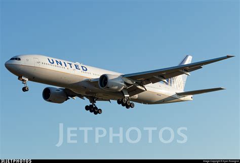 N216UA Boeing 777 222 ER United Airlines Kyan Rossignol JetPhotos