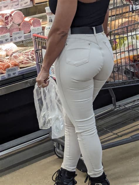 Fit Latina Milf Showing Off In Tight White Jeans Tight Jeans Forum