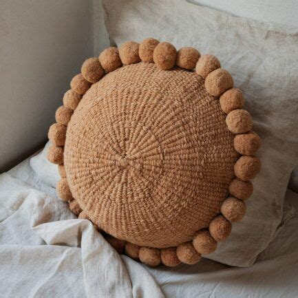 Coussin rond à pompons ocre Coussin ethnique Finca Home