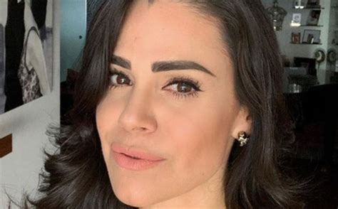 Luz Elena González luce su figura en mini bikini Fama