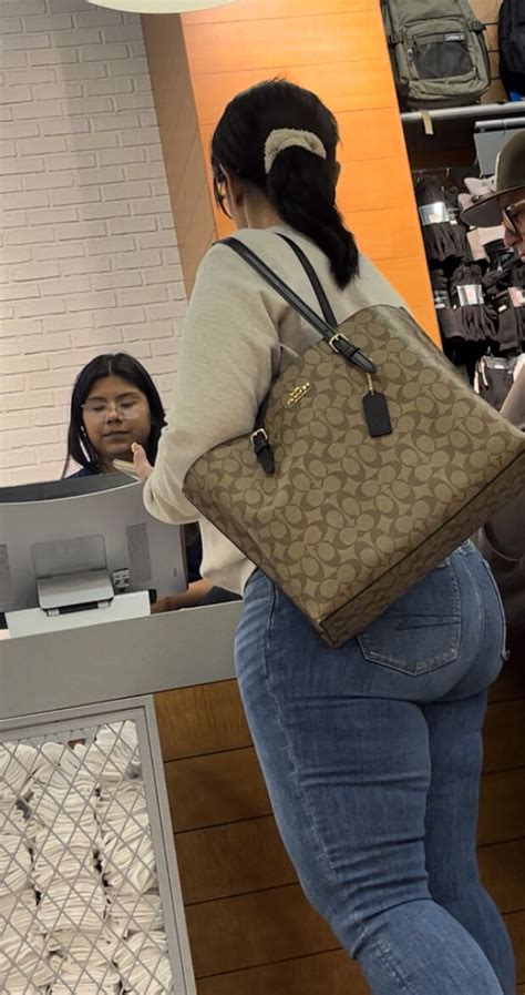 Got Lucky Finding This Thick Milf Tight Jeans Forum