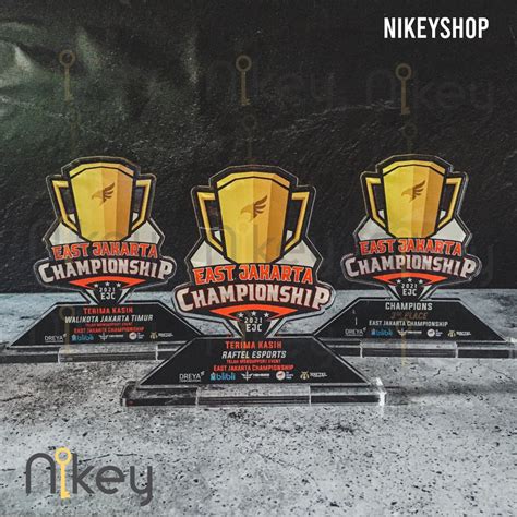 jual piala juara    trophy juara plakat piagam design gratis