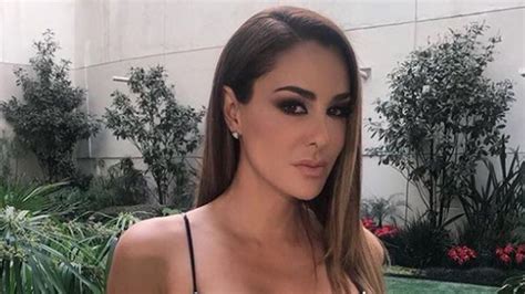 Ninel Conde se pone traviesa y comparte foto en pequeño bikini TRIBUNA