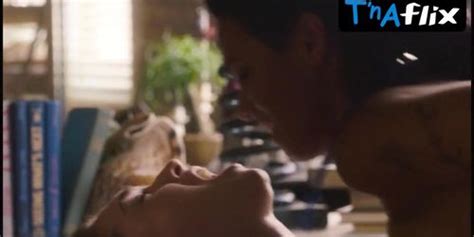 Jamie Clayton Breasts Lesbian Scene In Sense8 Tnaflix