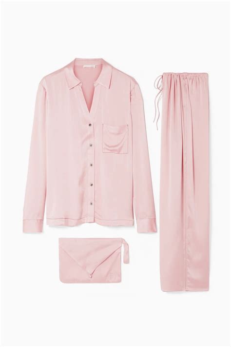 Самые красивые и уютные пижамы для осенних ночей