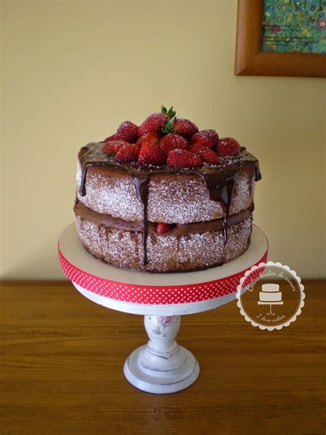 Bolos lindos de comer Naked cake pão de ló chocolate e morangos
