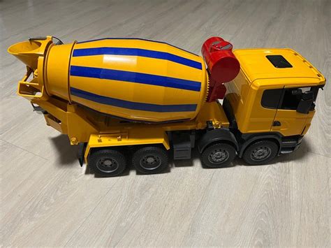 BRUDER Scania R-Series Cement Mixer Truck, Hobbies & Toys, Toys & Games ...