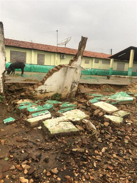 Parte Do Muro De Escola Municipal Desaba Na Zona Rural De Tamboril