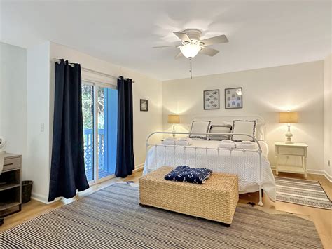 The Lazy Lobster - 3 Edgewater Alley - Isle of Palms Vacation Rentals