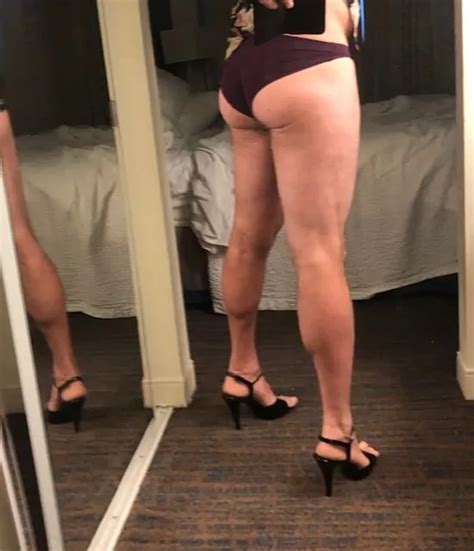 Legs Crossed Nude Pics XHamster