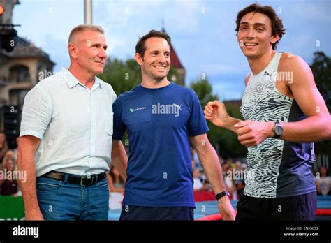 From Left Former Pole Vaulter Ukrainian Sergei Bubka France S Renaud