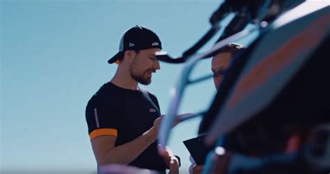 KTM lại tiếp tục tiết lộ trang bị naked bike KTM 1290 Super Duke R 2020