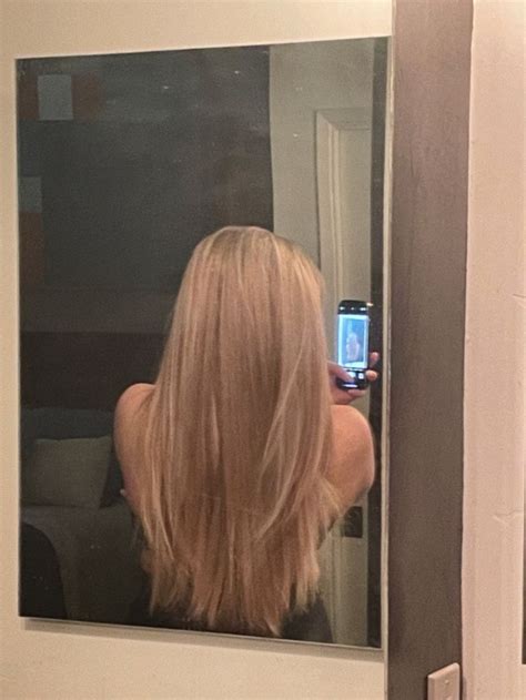 Mirror Pic Blonde Hair Girl Straight Blonde Hair Warm Blonde Hair
