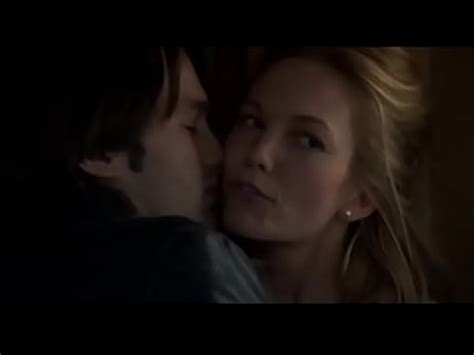 La sexy infiel Diane Lane es follada en el baño con lazo XVIDEOS