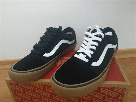 Black Or White Laces Rvans