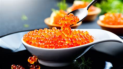 На всех столах России. Какой бывает красная икра и на что обратить ...