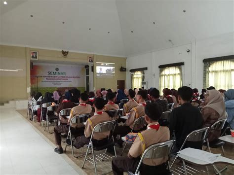 Sempena Hsn Prodi Mksy Taja Seminar Membangun Kemandirian Pesantren