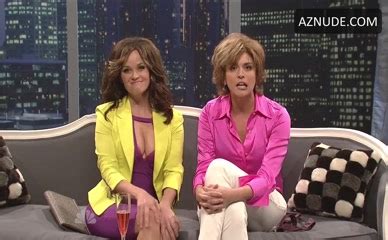 Vanessa Bayer Kristen Stewart Lesbian Scene In Saturday Night Live AZNude