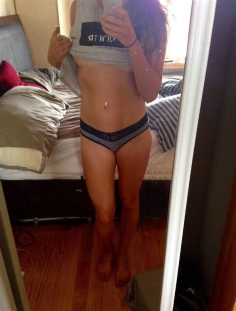 Tasteful Underboob Porn Pic