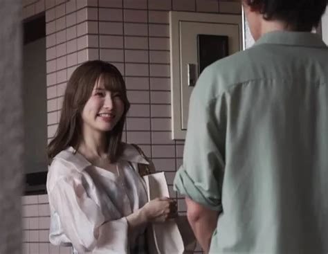 Tranh thủ ngày Người vợ đi vắng ở nhà địt em nhà đối diện xinh đẹp mới chuyển tới Sex Hay