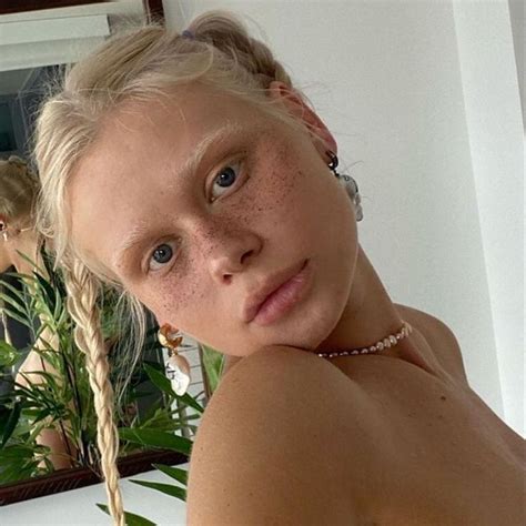 Pin By Syd On Pretty Blonde Eyebrows Hair Inspiration Bleached Eyebrows