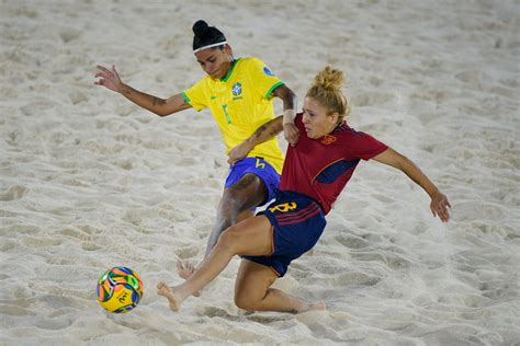 Spain Have Won The Womens Neom Beach Soccer Cup Title Beach Soccer