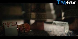 Tawny Cypress Lesbian Scene In Yellowjackets Tnaflix