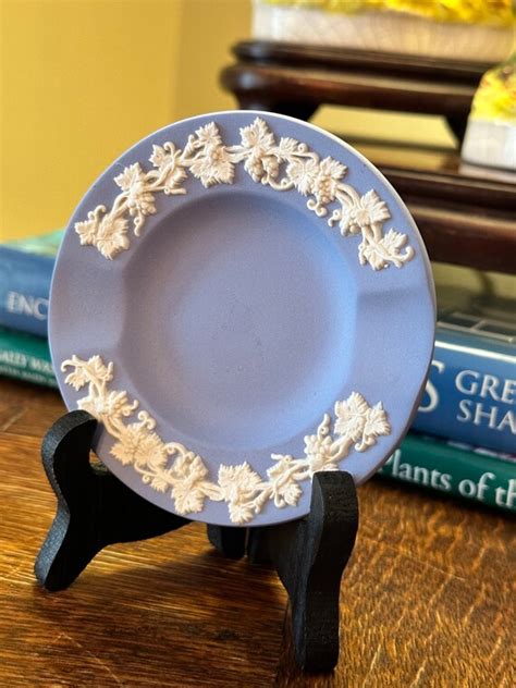 Wedgwood Jasperware Small Blue And White Trinket Dish Gem